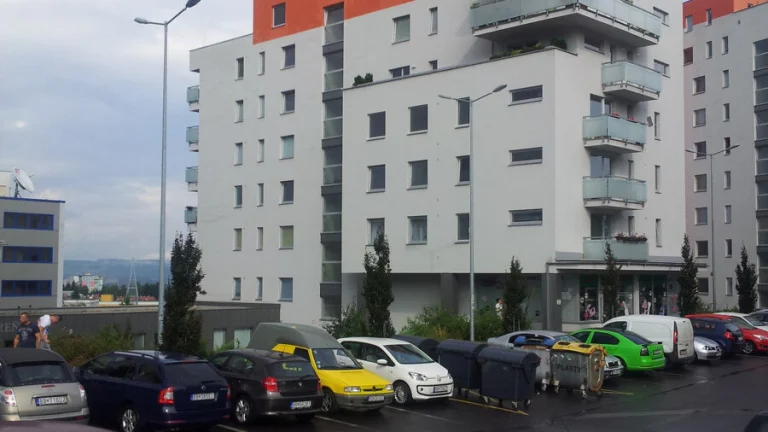 Predáme, 2 izbový byt, novostavba, Kyjevské námestie.