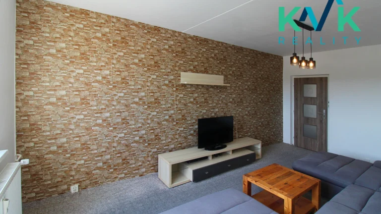Byt v dispozici 4+1(+lodžie) o výměře 93 m², Ostrov