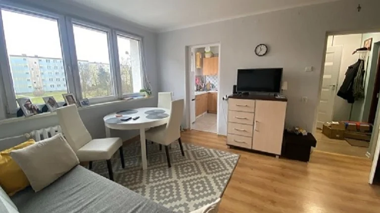 2 pokoje, 33.50m2, III piętro, umeblowane, Os.Kaliniec