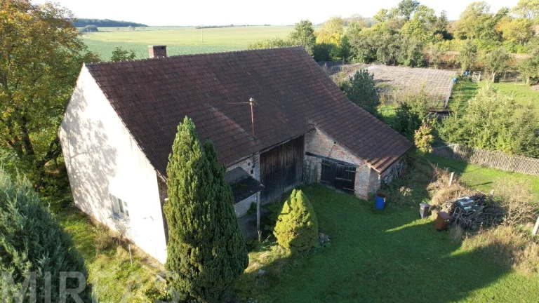 Záhornice, prodej domu 70 m2, se stodolou na pozemku 2 388