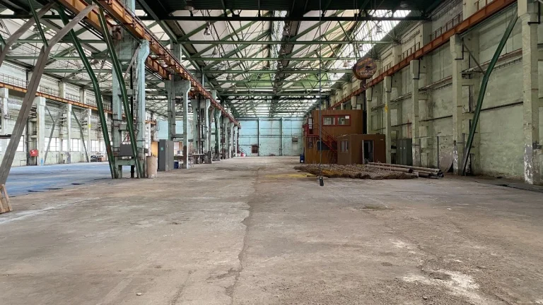 Výrobné a skladovacie priestory - 4000 m2