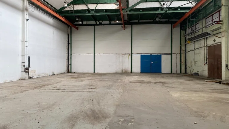Skladovacia a výrobná hala 720 m2 - v Barci