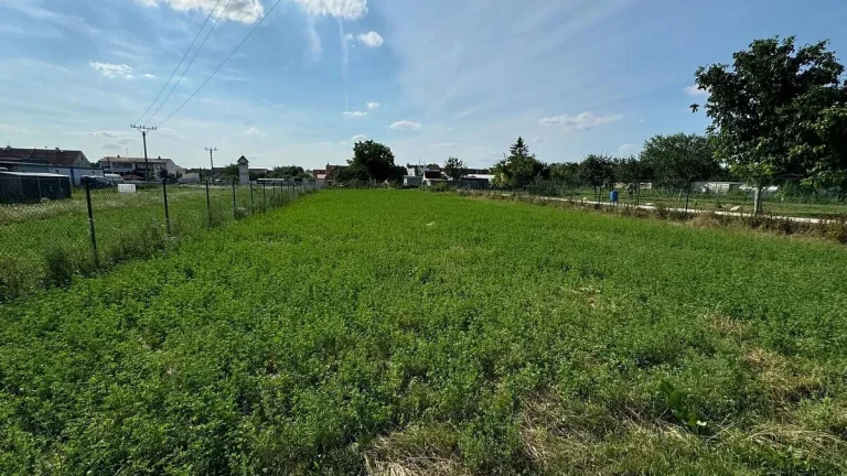 Prodej stavebního pozemku 1274 m² Pouzdřany