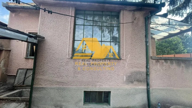 Znížená cena Predám tehlový rodinný dom v Nových Zámkoch
