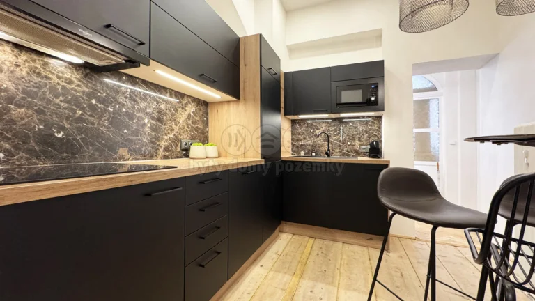 Pronájem bytu 2+1, 51 m², Karlovy Vary, ul. Tržiště