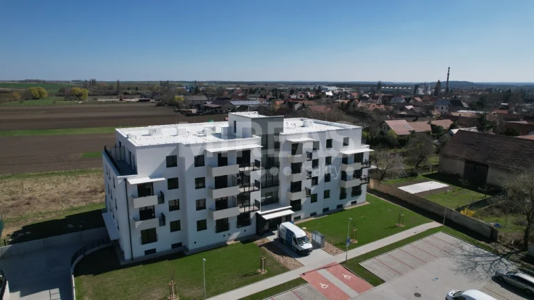 Lysá nad Labem, pronájem bytu 2+kk 52 m2, s balkónem, garážo