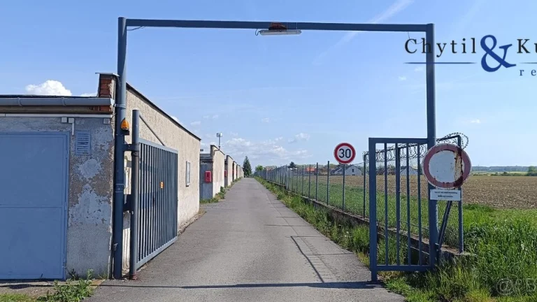 Podnájem garáže, Kozlovice