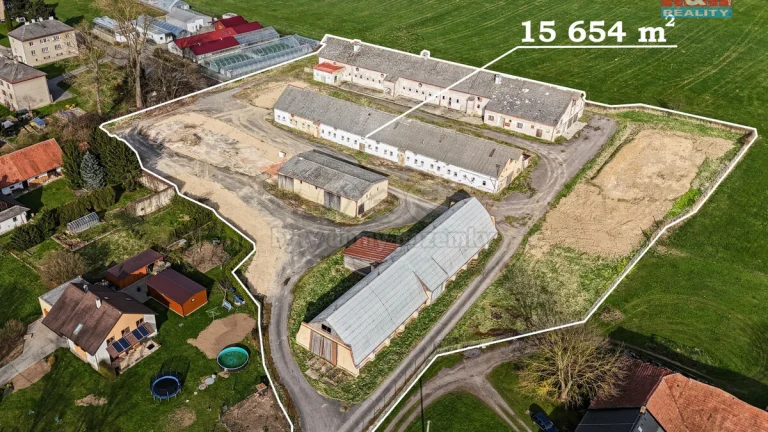 Prodej zemědělského areálu, 15654 m², Sázava