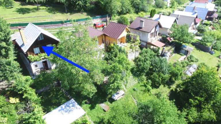 CHATA S ALTÁNKOM A DREVÁRŇOU - 3D PREHLIADKA