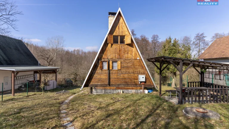 Prodej chaty s pozemkem, 529 m², Roštín
