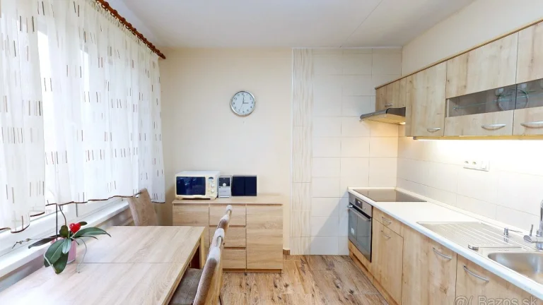 REZERVOVANÉ 3 izb.byt s balkónom 75m2 SASOVÁ