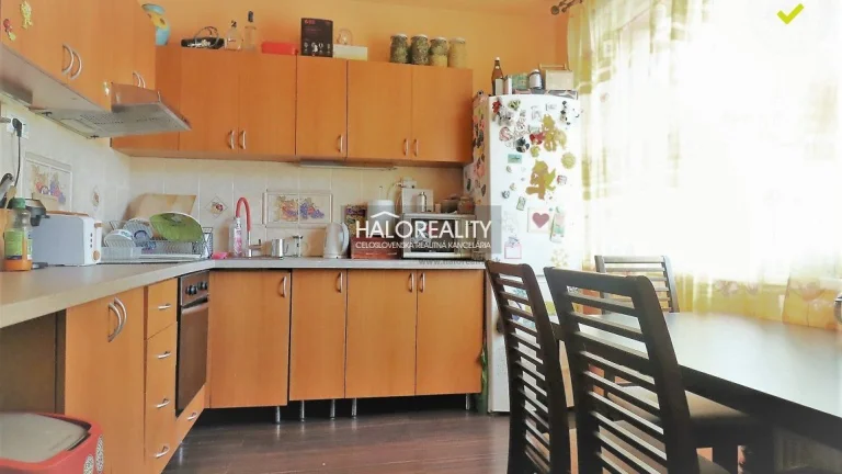 HALO reality - Predaj, trojizbový byt Nové Zámky, kompletná