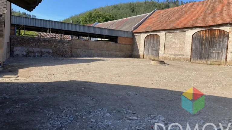 Uzavřený areál 350 m2