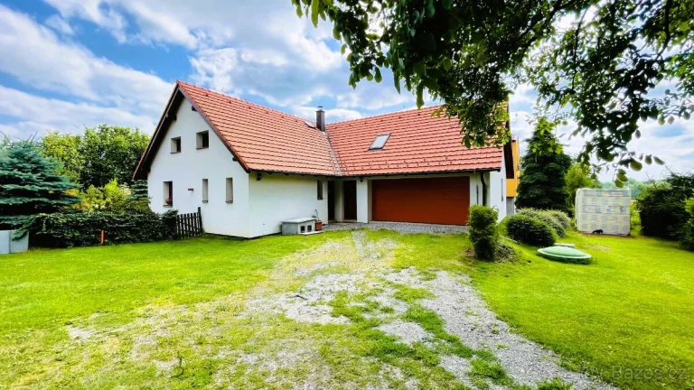 Prodej samostatně stojícího RD u Monínce