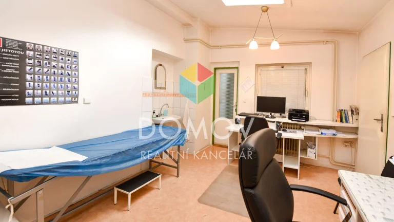 Komerční prostor, ordinace s příslušenstvím, 21 m2 v Beroun