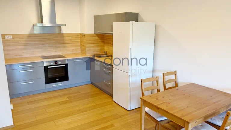Pronájem bytu 2+kk/B, 54m2, ul. Nademlejnská, Praha 9 - Hlou