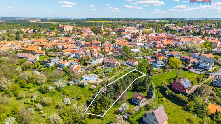 Prodej pozemku 1556 m², Kostelec nad Černými lesy