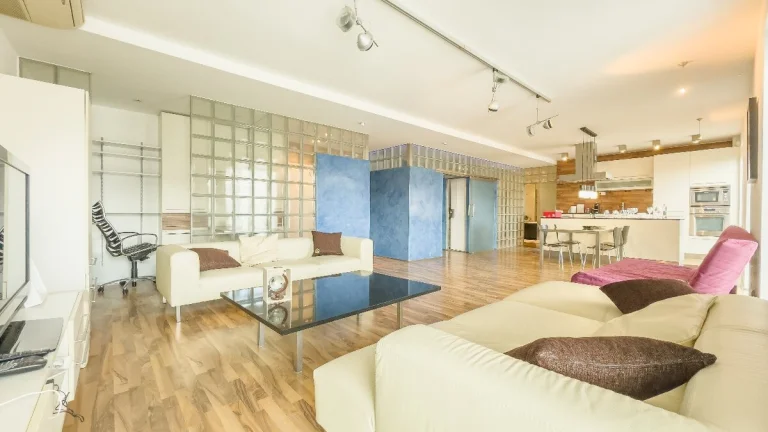 Prenájom 2 izb bytu 78m2 Hviezdoslavovo námestie,Staré Mesto