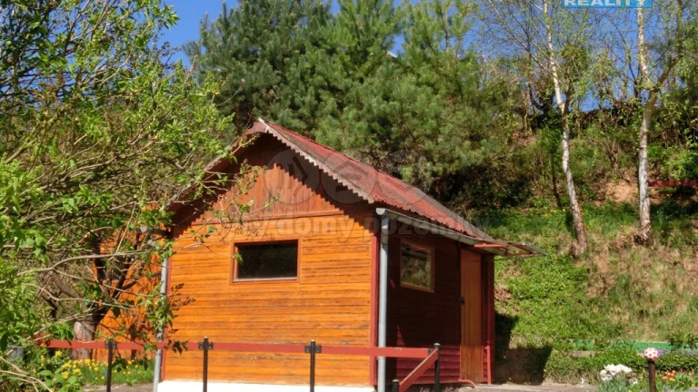 Prodej pozemku k bydlení, 558 m², Hrdlořezy, ul. Zadní Důl