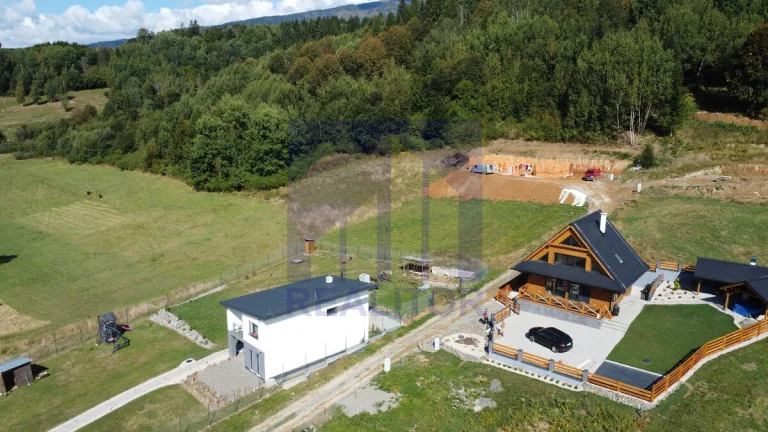 Na predaj pozemok - stavebný na rodinný dom, 1.009 m2, Brezn