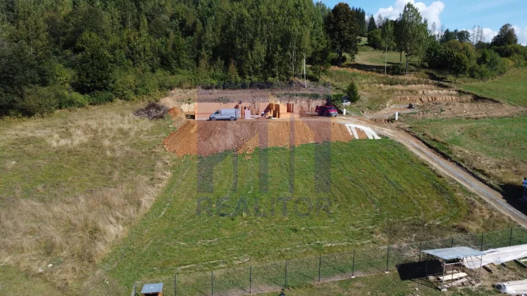 Ponúkame na predaj krásny stavebný pozemok - 1.009 m2, obec
