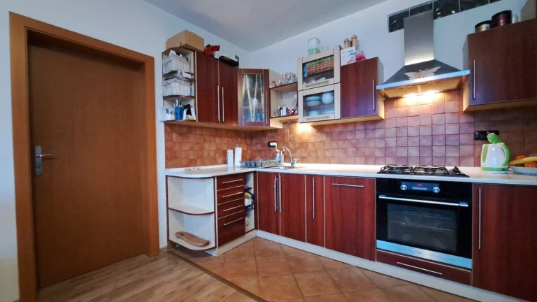 Veľký 3 izbový byt, Martin - Ľadoveň