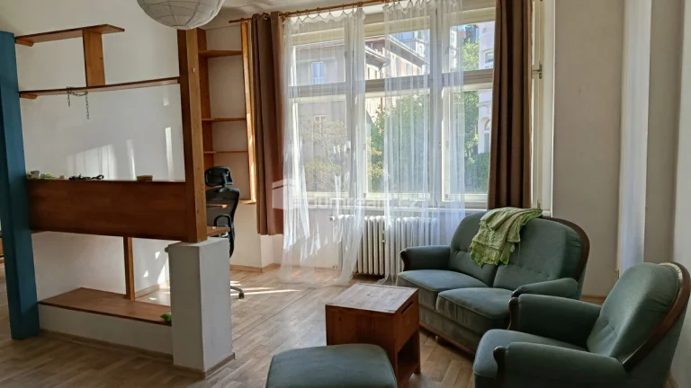 Hezký a prostorný byt 2+1 po renovaci, Praha 5-Smíchov