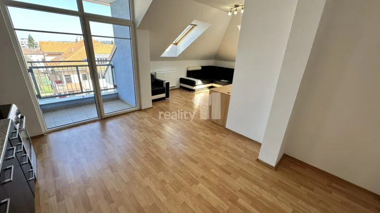 Pronájem bytu 2+kk, 58m2, U Sokolovny, Humpolec
