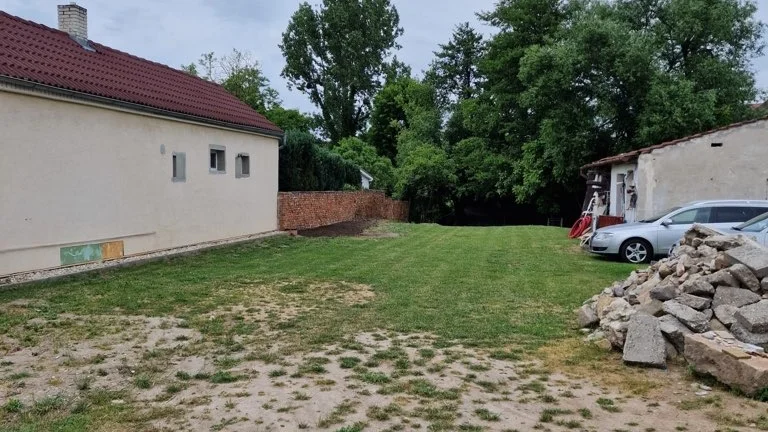 STAVEBNÝ POZEMOK, CENTRUM MESTA STUPAVA