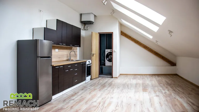 Pronájem, Atypický byt, 55 m2 - Dvůr Králové nad Labem