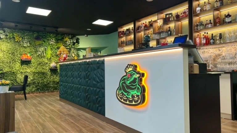Podnájem rest.prost. 300m2 +zahrádka (JBC, ul. Jitřní)