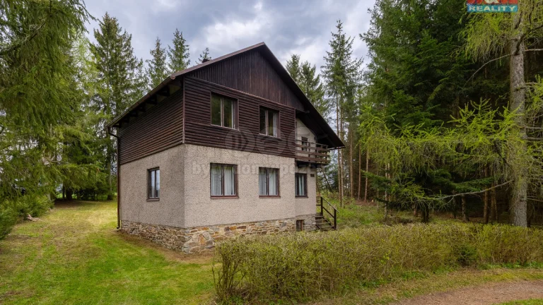 Prodej chalupy 4+1, 475 m², Slavíkov