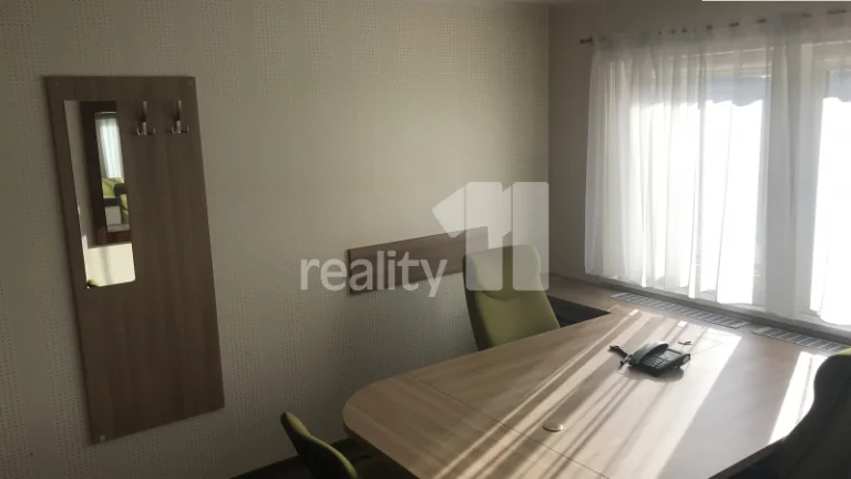 Pronájem 3 spojených kanceláří, Karlovy Vary, 45,2m2