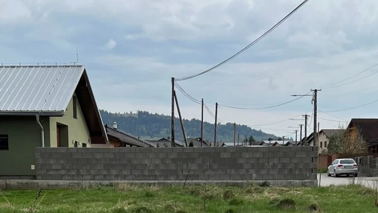 NA PREDAJ: výborný stavebný pozemok Brezno časť Podkoreňová