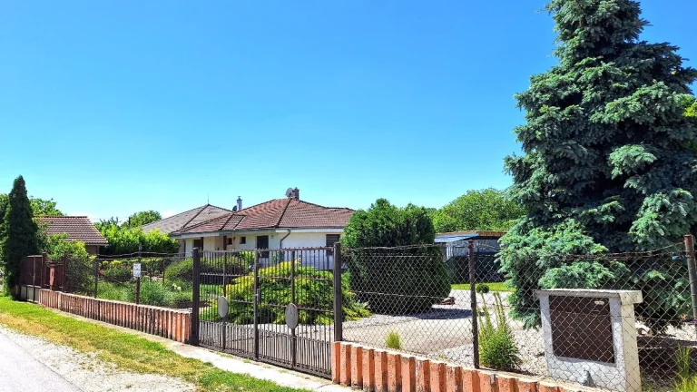 PREDAJ - stavebný pozemok pre RD - Vojka nad Dunajom