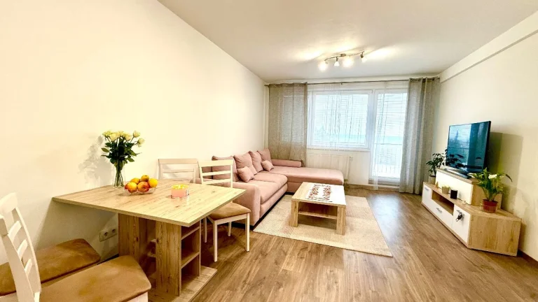 Zariadený 3 izb.byt - Balkón, Pivnica, Výťah – Malacky