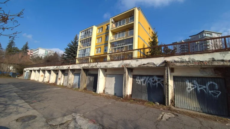 Predáme 3 izbový byt na Stromovej ulici