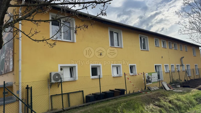 Pronájem nájemního domu, 123 m², Hovorčovice, ul. U Rybníka