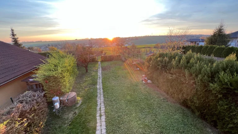 Na predaj stavebný pozemok Veľké Zálužie