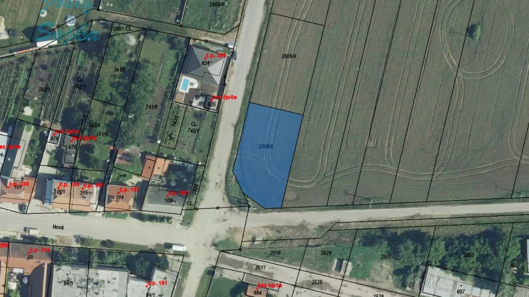 Prodej stavebního pozemku v obci Strachotín, 850m2