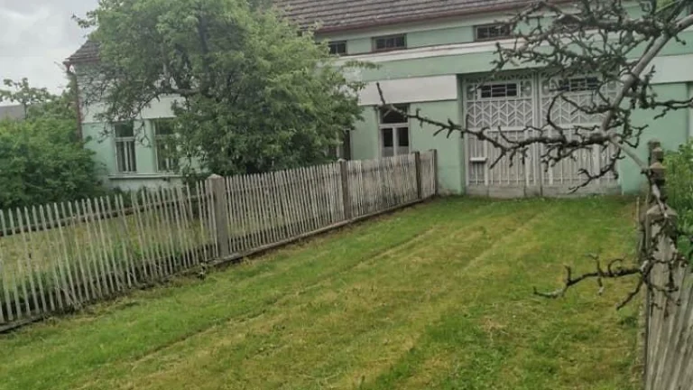 Velká zemědělská usedlost , 13ha polí a 1,5 ha lesa