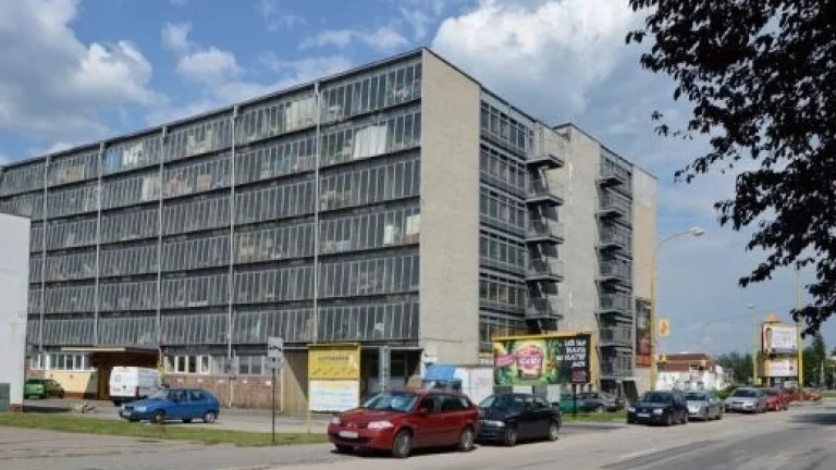 Predám garáž S NÁJOMNÍKOM - vhodná aj na parkovanie