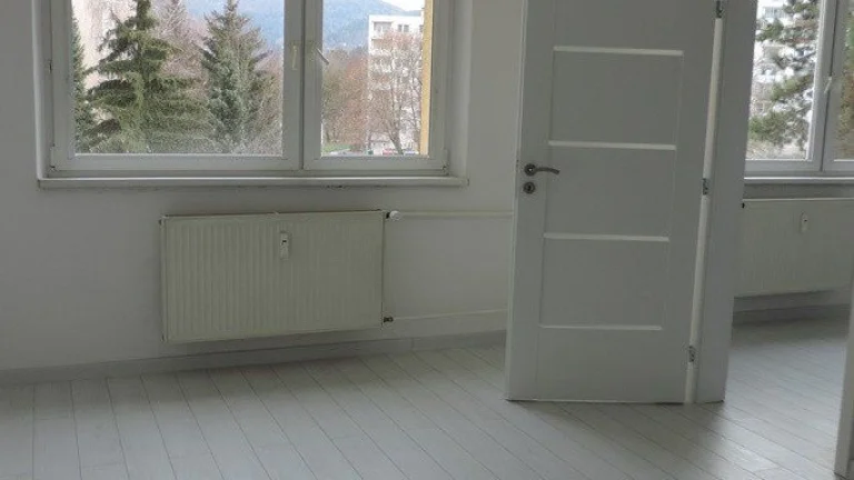 PREDAJ 2 IZBOVÝ BYT S BALKÓNOM, STRED POVAŽSKÁ BYSTRICA