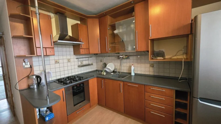 NA PREDAJ 3 - IZBOVÝ BYT S LOGGIOU, BRUSELSKÁ ULICA , ŤAHANO
