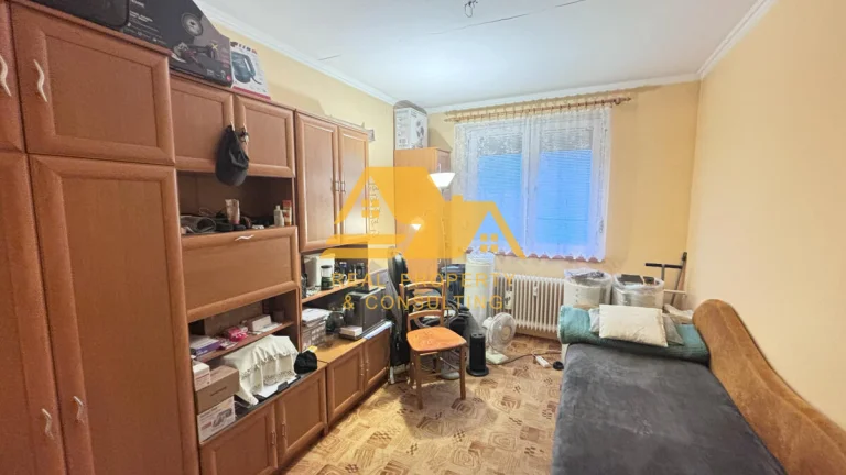 Predám 3 izbový byt s balkónom v Štúrove