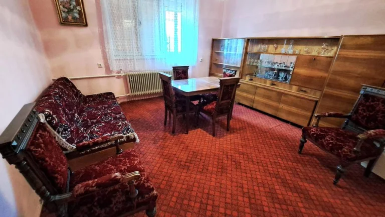 Predáme rodinný dom, pozemok 2062 m2, Podhájska, okr. Nové Z