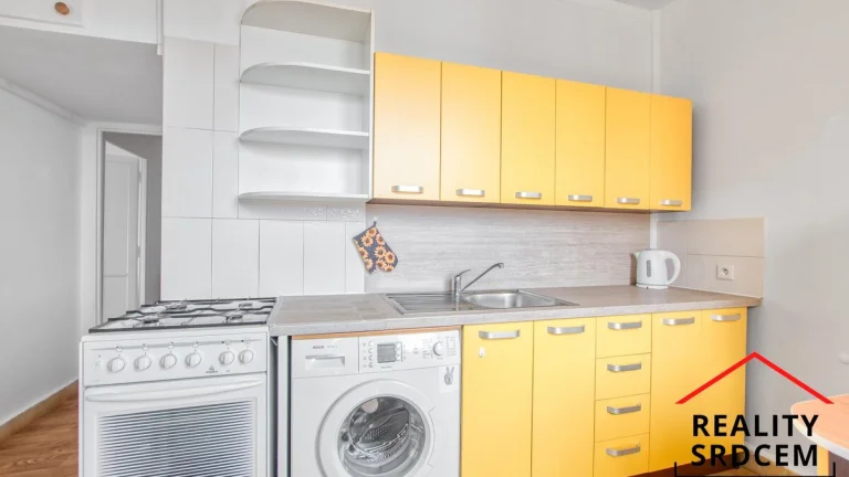 Pronájem bytu 2+1, 62 m2 s dvěma lodžiemi, ul. Lidická, Třin
