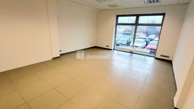 Pronájem kanceláře v budově VTP Triangl, 32 m2