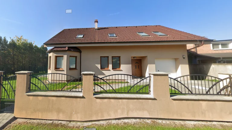 ,,,EXKLUZÍVNE,,,PREDAJ 4 IZB.RD V LIMBACHU V TICHEJ ULIČKE
