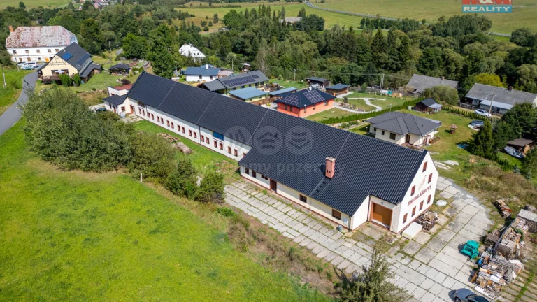 Prodej výrobního objektu, 2000 m², Valšov